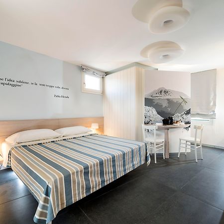 Duomo Suites & Spa คาตาเนีย ภายนอก รูปภาพ