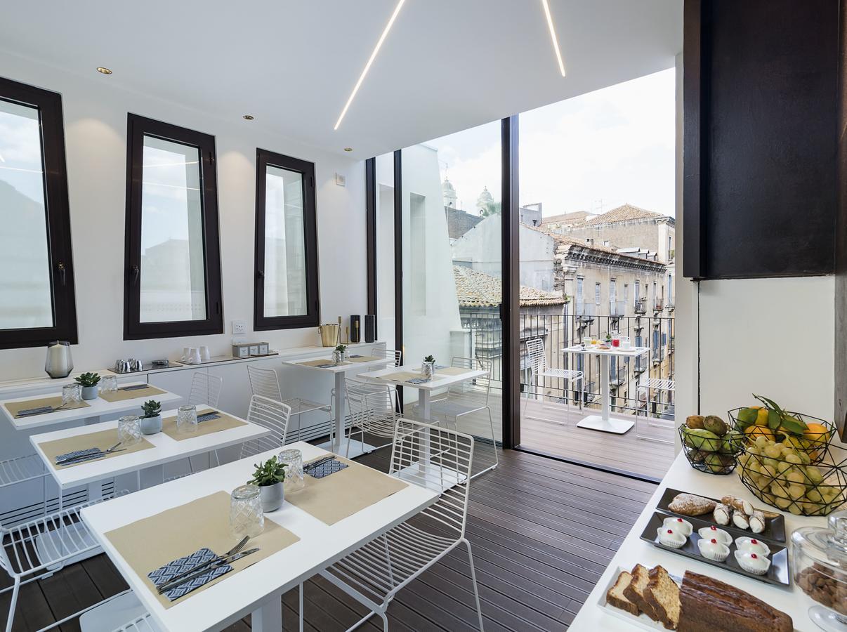 Duomo Suites & Spa คาตาเนีย ภายนอก รูปภาพ