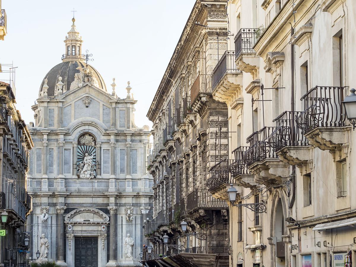 Duomo Suites & Spa คาตาเนีย ภายนอก รูปภาพ