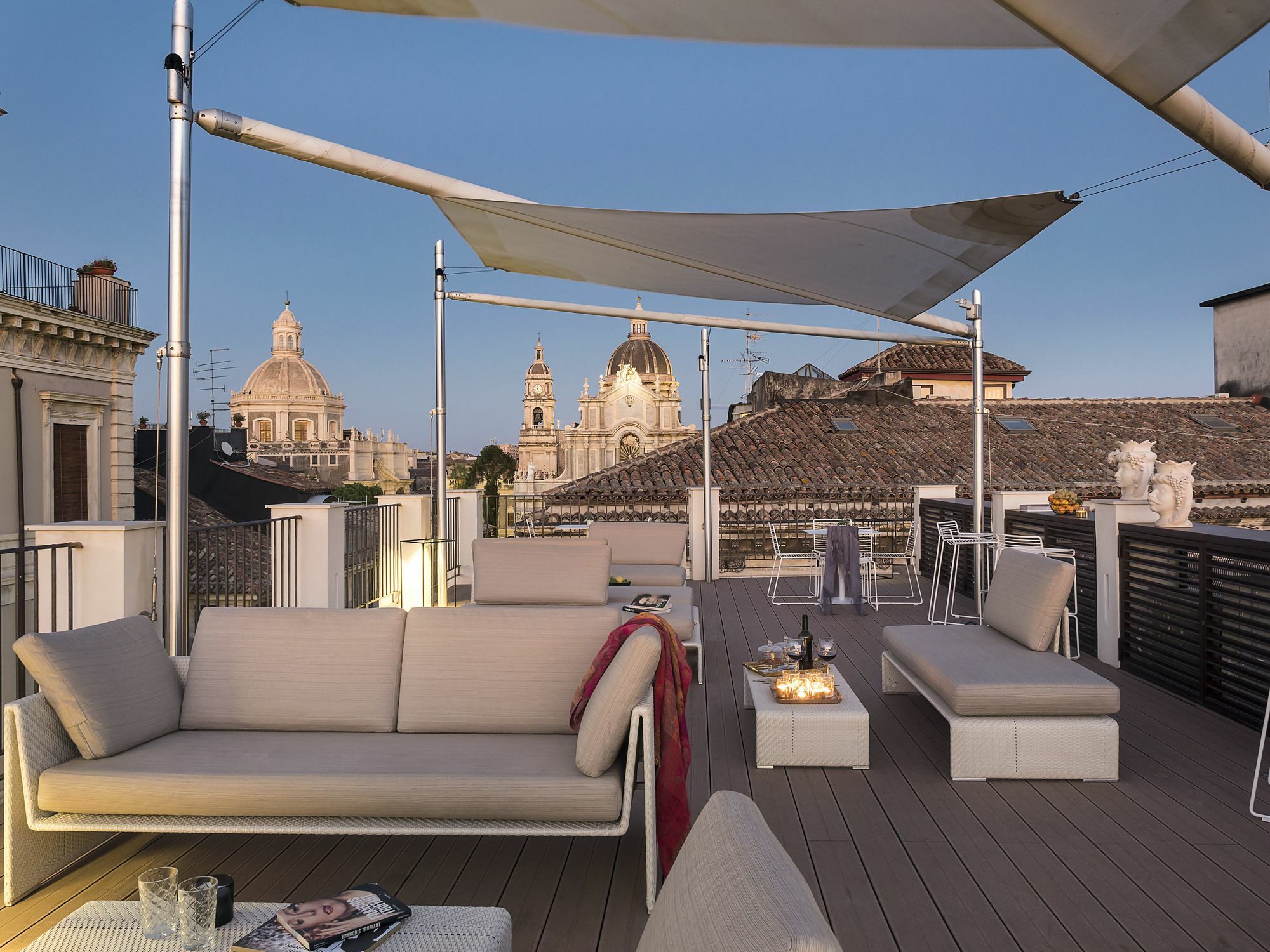 Duomo Suites & Spa คาตาเนีย ภายนอก รูปภาพ