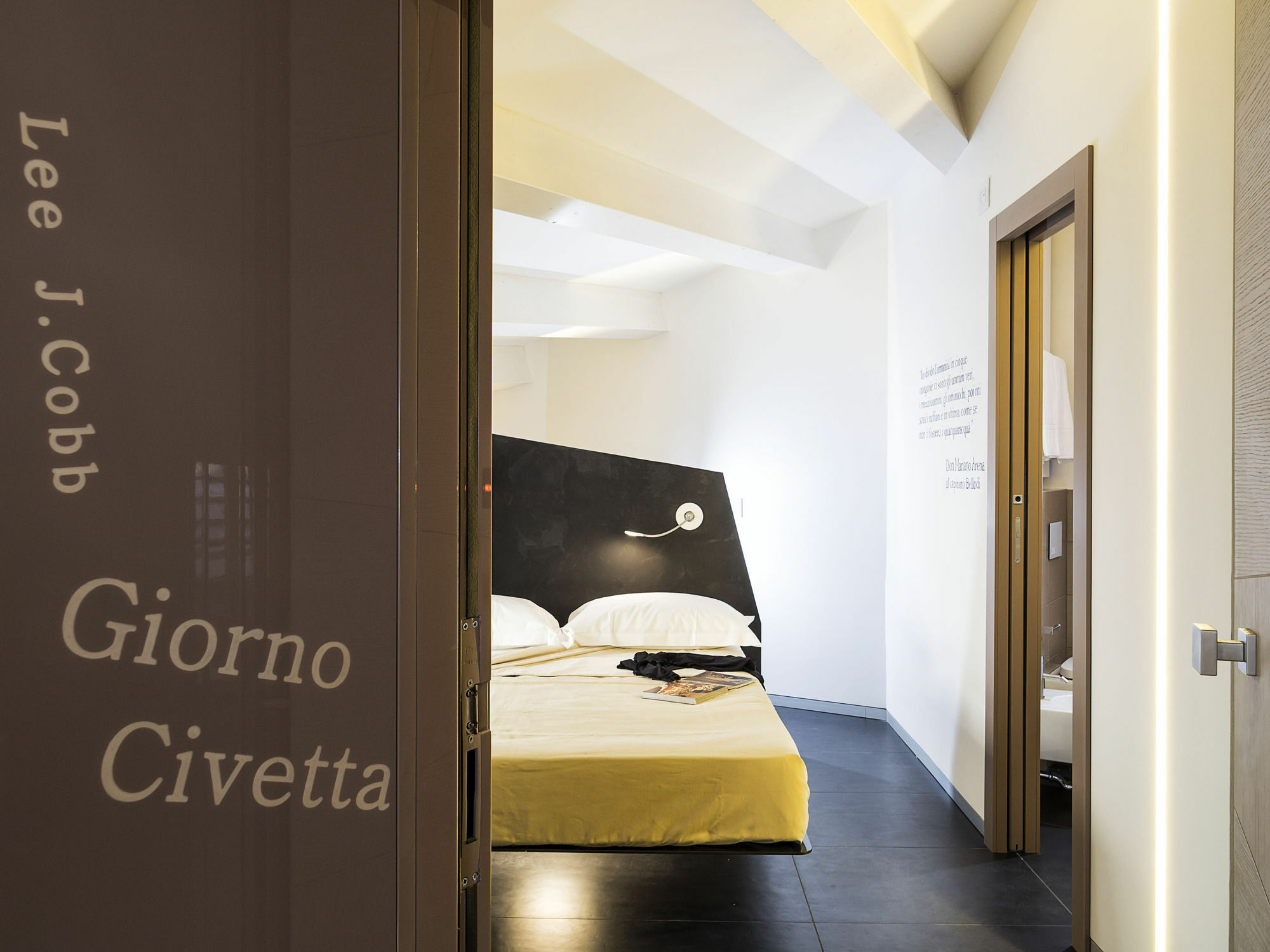 Duomo Suites & Spa คาตาเนีย ภายนอก รูปภาพ